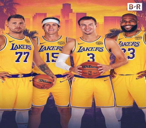 新春热闹非,人潮涌动,购物狂潮席,亚博体育,亚博体育app,亚博体育官网,亚博体育下载,亚博体育入口